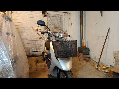 Видео: Honda Smart Dio af 56 распаковка и обзор.