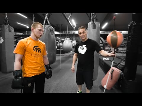 Видео: Как развить тайминг боксера на боксерской груше