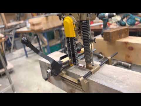 Видео: Деревянное каркасное строительство — выбор долбёжного инструмента: дрель, долбёжный станок Форстн...