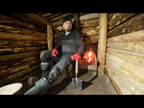 Видео: Строю Теплое Укрытие для Выживания в Дикой Природе. Землянка. Хижина. Бушкрафт