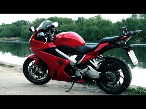 Видео: Honda VFR800 '14 обзор. Выфер всё ещё торт