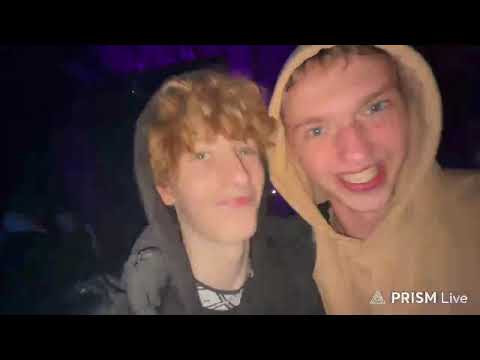 Видео: 🔴IRL КАЙФУЕМ В КЛУБЕ С ДЕВОЧКАМИ