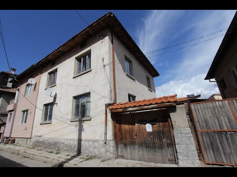 Видео: Стара къща с 6 стаи за продажба близо до центъра на Банско