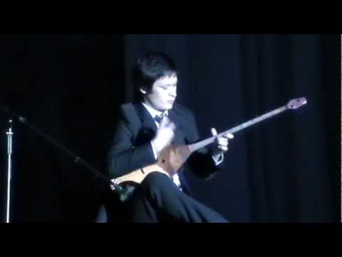 Видео: виртуозное исполнение на домбре