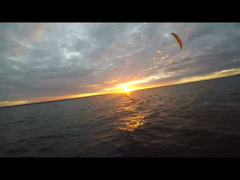 Видео: Плещеево озеро (Переславль-Залесский). Красивый закат, кайтинг, гидрофойл. Kite, Hydrofoil.