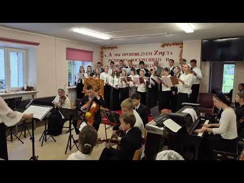 Видео: «Каждый день я любуюсь природой» - хор (28.09.2025)
