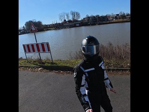 Видео: Shark Spartan RS Carbon Skin первые впечатления