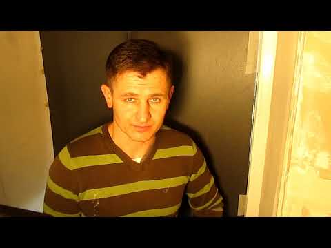 Видео: Как отмыть окна от скотча - чем оттереть липкий клей от пластиковых окон/ Лайфхак/