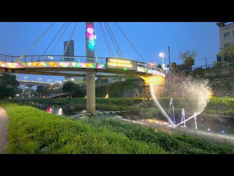 Видео: Ночная прогулка Чонгьечхона 🐳 2-й мост Маджанг ➡ Хвангак мост | 4K HDR