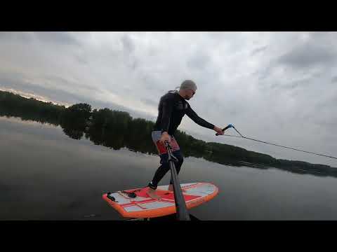 Видео: гидрофойл за лодкой на с мотором 30 л.с. сентябрь 2023