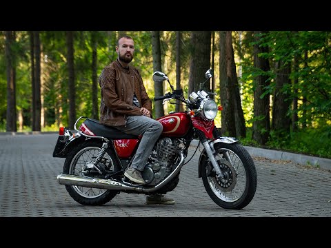 Видео: Yamaha SR400 - трушный, железный, медленный. Японская школа ретро байков #ТУРБОобзор