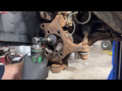 Видео: Замена переднего ступичного подшипника Toyota RAV4 2006-2018