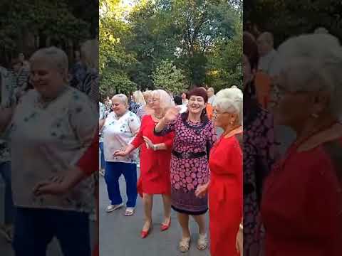 Видео: 21.09.24г..."Не Обещай"... звучит на танцполе в Гомельском парке...