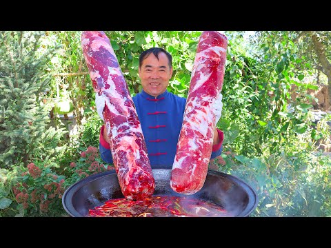 Видео: Гигантские мясные рулеты из баранины, говядины и курицы! Лучший способ насладиться осенним хот-потом