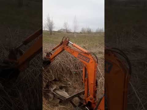 Видео: Первый выезд Смехлопатой за металлом. Коп металла мини эксковатором.