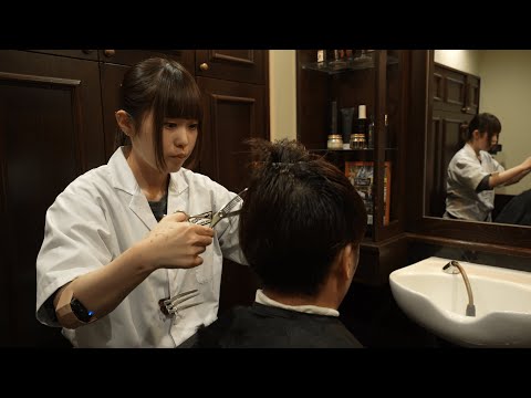 Видео: Стильная стрижка от милой девушки-стилиста, изысканный массаж лица и бритье