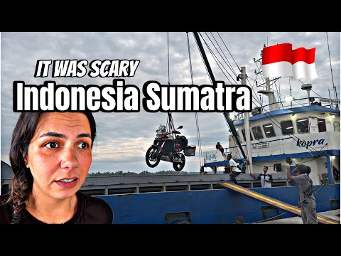 Видео: Сумасшедший переход на Суматру, Индонезия, на мотоцикле 🇮🇩