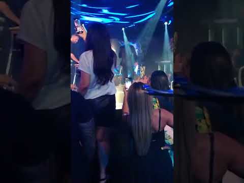 Видео: МЕДИ - Обичам те, а ти мене - не. Live in LAV Premium Club