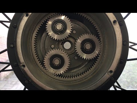 Видео: Обслуживание редукторного моторколеса | Смазка редукторного мотора єлектро велосипеда