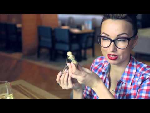 Видео: Едим рыбу в ресторане - Урок #5: Булот