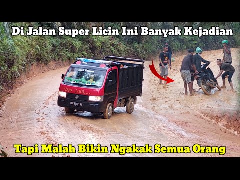 Видео: Супер скользкие дороги на самом деле заставляют всех смеяться, несмотря на множество происшествий.