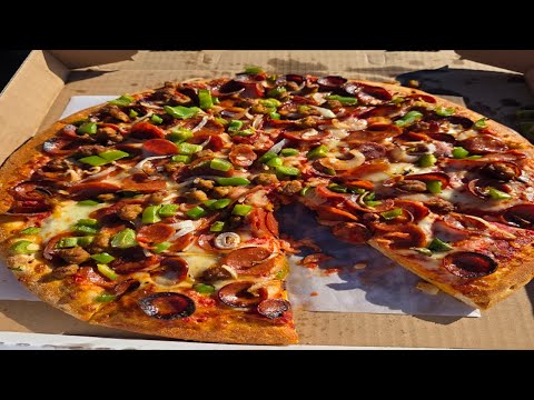 Видео: John's Pizza & Subs | Обзор пиццы John's House Combo Pizza