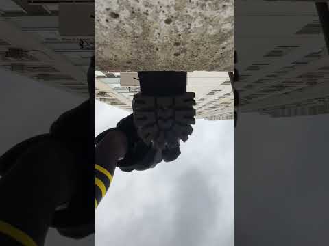 Видео: Хорошие предложения под ногами не валя… А, нет, валяются.