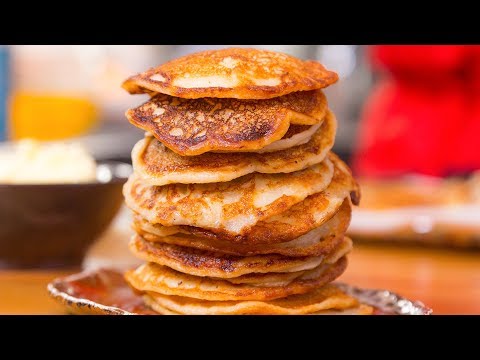 Видео: Нежные оладьи с яблоками и медовым маслом. Готовим на ряженке. Вкусный завтрак.