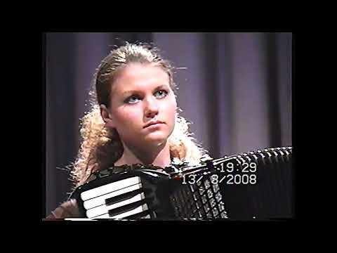 Видео: И.С. Бах "Органная прелюдия и фуга ля минор" Играет блистательная Анастасия Петроченко (аккордеон)