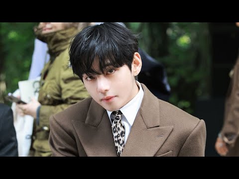 Видео: Минуту назад! Полное видео отдыха Тэхёна из BTS в Париже — день 2