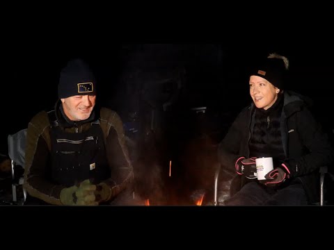 Видео: С приближением зимы мы спешим просушить наш автономный домик и поболтать у камина