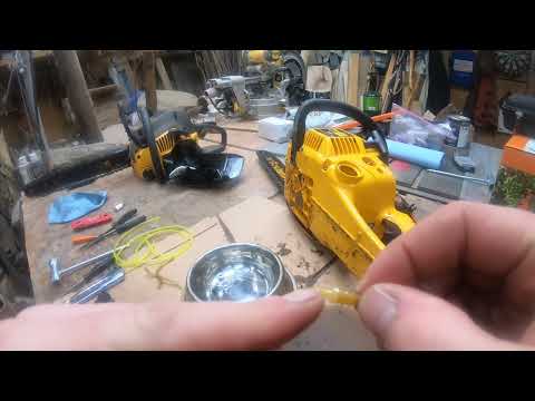 Видео: Замена топливных трубок на бензопиле Poulan pro.