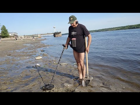Видео: Коп на дне Днепра, вода ушла.