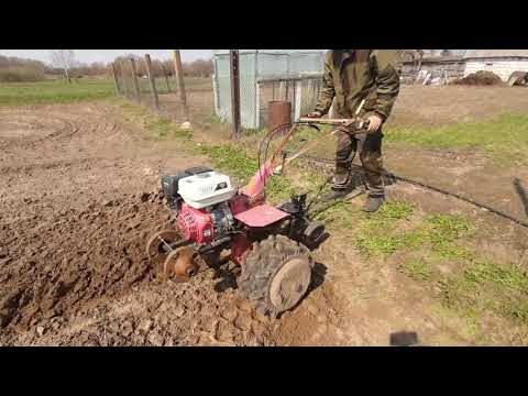 Видео: вспашка на спаренных 10х колёсах на 1й и  2й передаче.замер глубины вспашки.