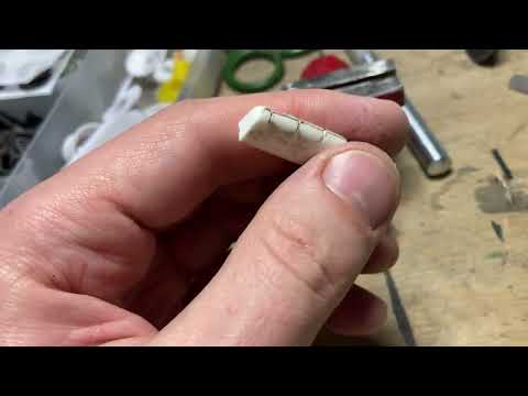 Видео: Из чего изготовить порожек для гитары