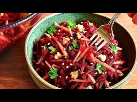 Видео: Свёкла, яблоко, морковь. Я готовлю этот салат каждую неделю! Очень Вкусный рецепт.