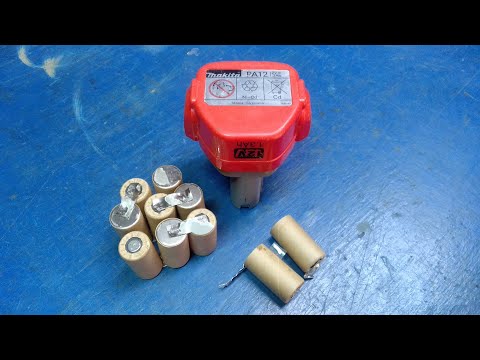 Видео: Как заменить элементы питания в неразборном аккумуляторе Makita 12V?