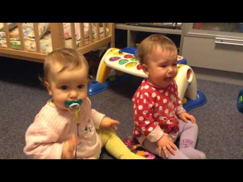 Видео: Одна соска на двоих