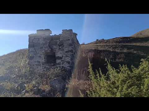 Видео: Тарш (некрополь из 7 полуруинированных наземных коллективных склепов) горной Ингушетии