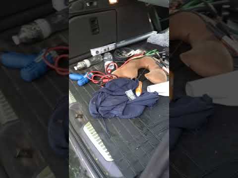 Видео: Renault Laguna lll. заклинило люк топливного бака