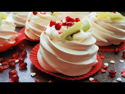 Видео: ПИРОЖНОЕ  "ПАВЛОВА". Самый нежный десерт!  Швейцарская меренга. CAKE "PAVLOVA".