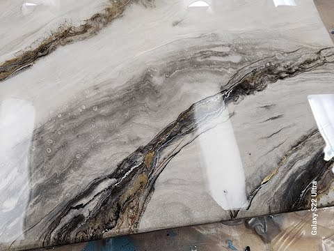 Видео: Посмотрите, как я создал этот потрясающий дизайн мраморной столешницы с помощью эпоксидной смолы ...