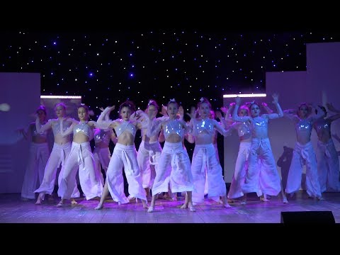 Видео: ЖИТЬ.Ансамбль "Дивертисмент". танец