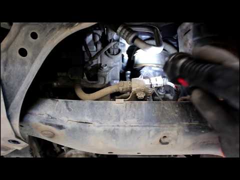 Видео: Lexus RX 350 Лексус 2012 года Замена антифриза в системе охлаждения