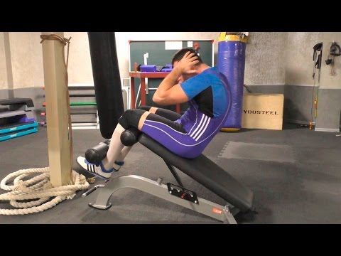 Видео: Скручивания на наклонной скамье: 5 вариантов сложности
