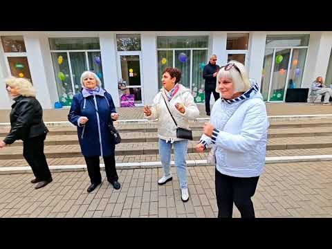 Видео: 4.10.25г... "Погадай - ка Мне Цыганка"... звучит на Танцполе в Гомельском парке... 