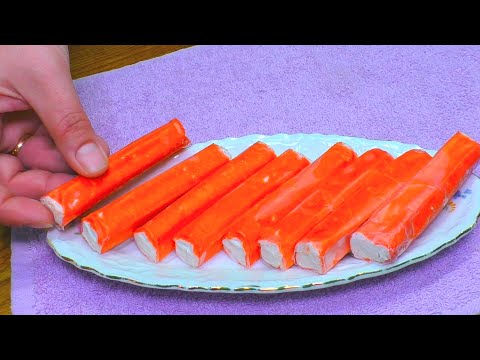 Видео: Этот САЛАТ СРАЗУ стал нашим любимчиком! Уж очень вкусный салат на праздничный стол! Салат за 5 минут