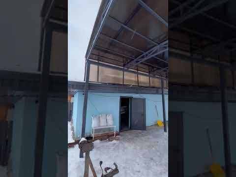 Видео: Установка навеса из поликарбоната