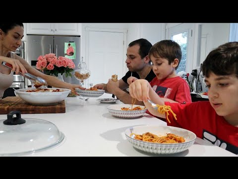 Видео: Ужин для Мальчиков - Спагетти с Фрикадельками - Эгине - Семейный Влог - Heghineh Vlogs in Russian