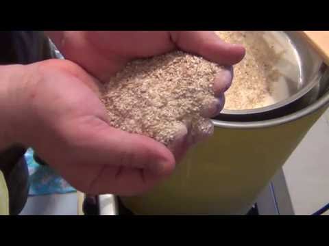 Видео: Готовим кукурузный дистиллят #1. Варка кукурузы.